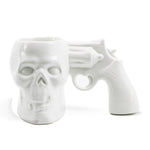 Cargar imagen en el visor de la galería, Taza en forma de pistola con calavera
